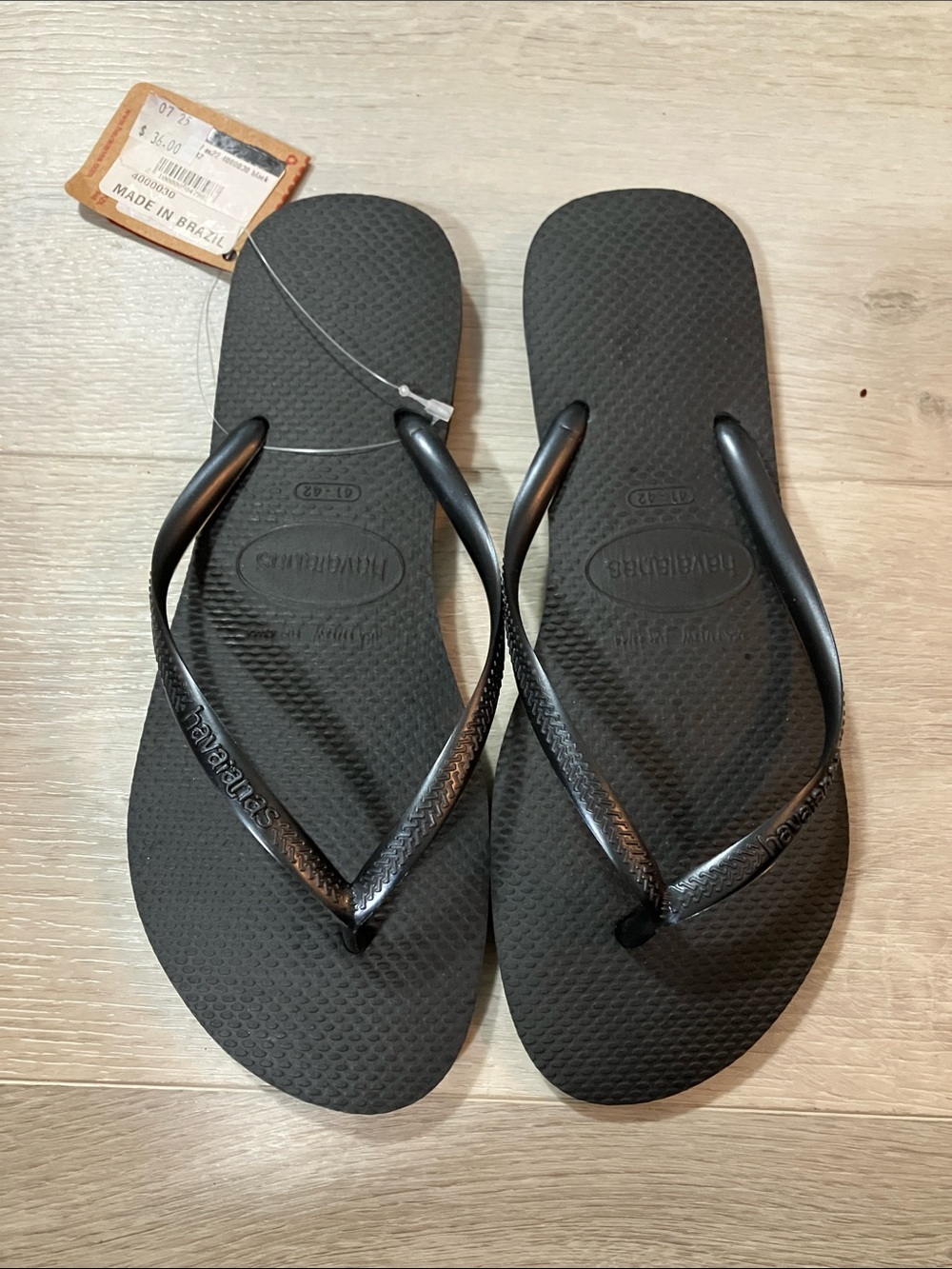 Havaianas Women's 11 , new with tags , Slim Flip Flops - Black